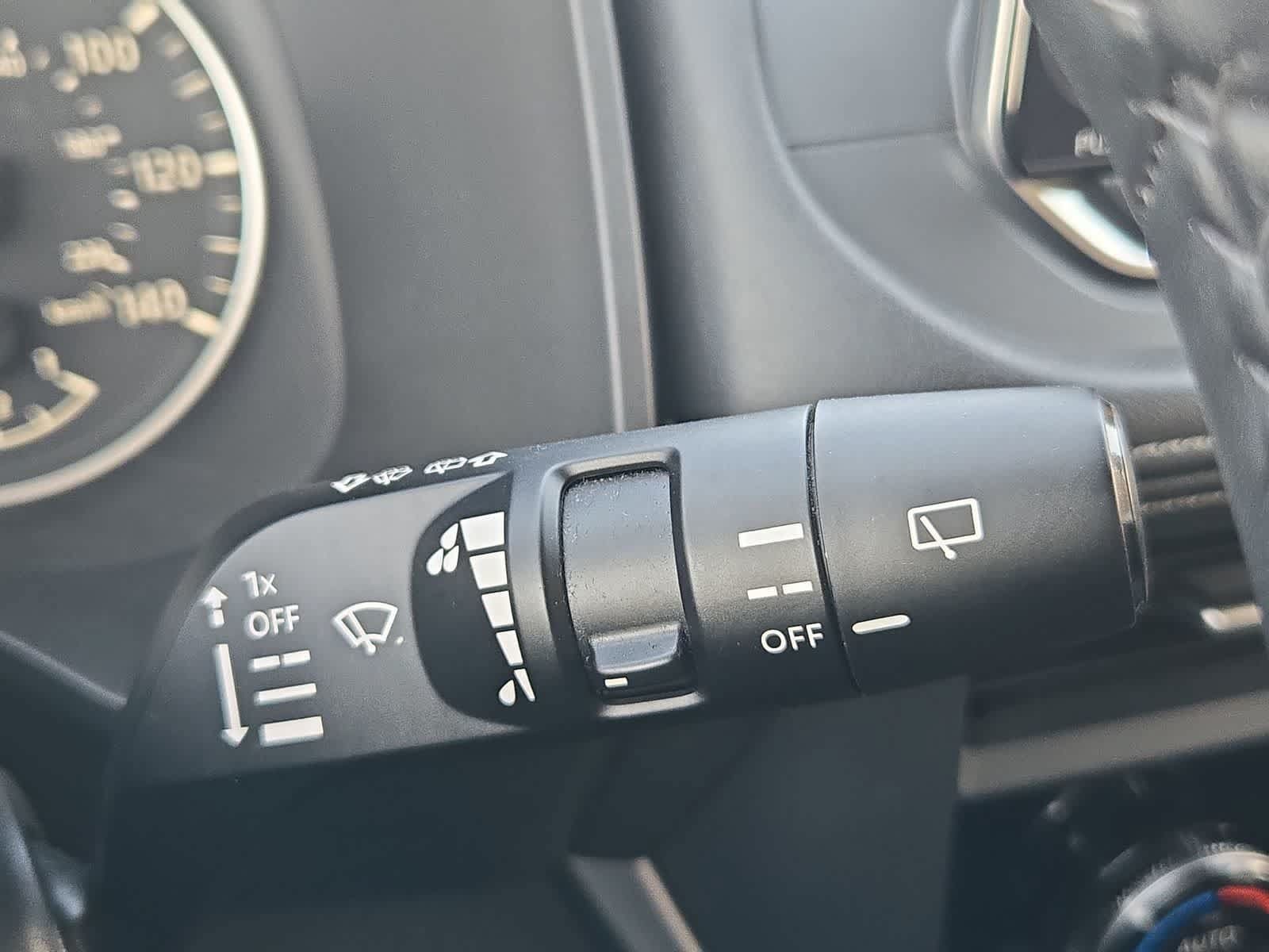 Used 2025 Nissan Rogue SV AWD/4WD image 25