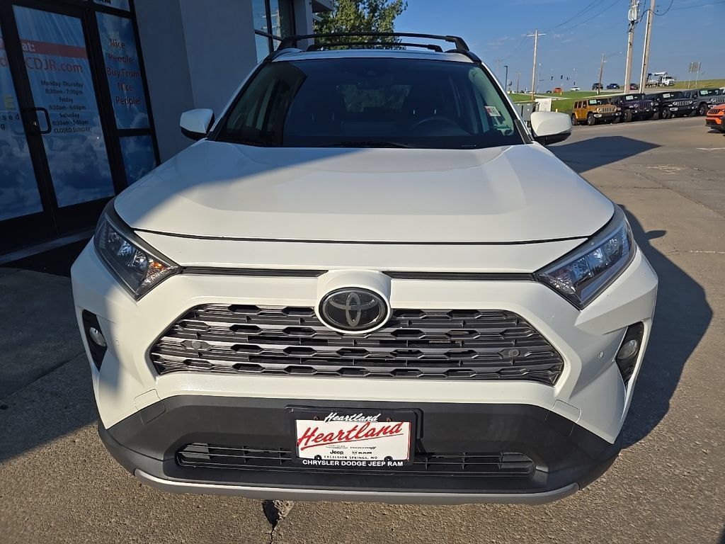 Used 2019 Toyota RAV4 Limited w/ Cold Weather Package AWD/4WD image 18