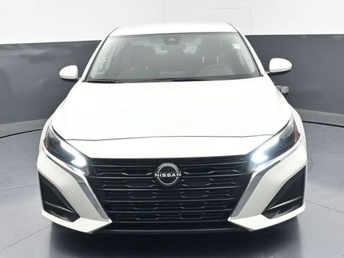 Used 2023 Nissan Altima 2.5 SV FWD image 33