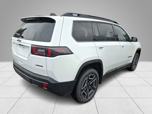 New 2026 Jeep Cherokee Laredo image 4