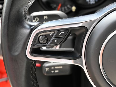 Used 2019 Porsche 911 Cabriolet image 26
