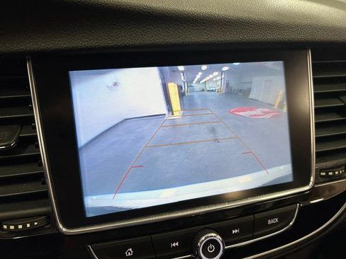 Used 2020 Buick Encore Preferred AWD/4WD image 21