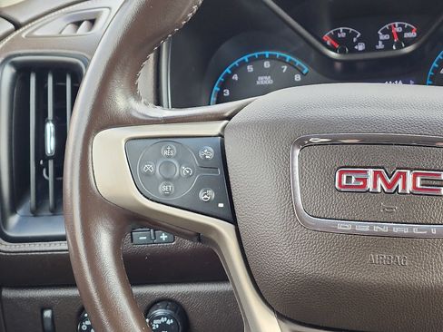 Used 2022 GMC Canyon Denali image 15