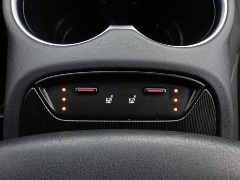 Used 2022 Toyota Venza XLE image 23