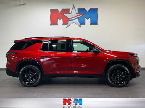 Used 2024 Chevrolet Traverse RS w/ LPO, Floor Liner Package image 1