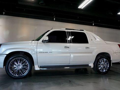 Used 2004 Cadillac Escalade EXT AWD/4WD image 22
