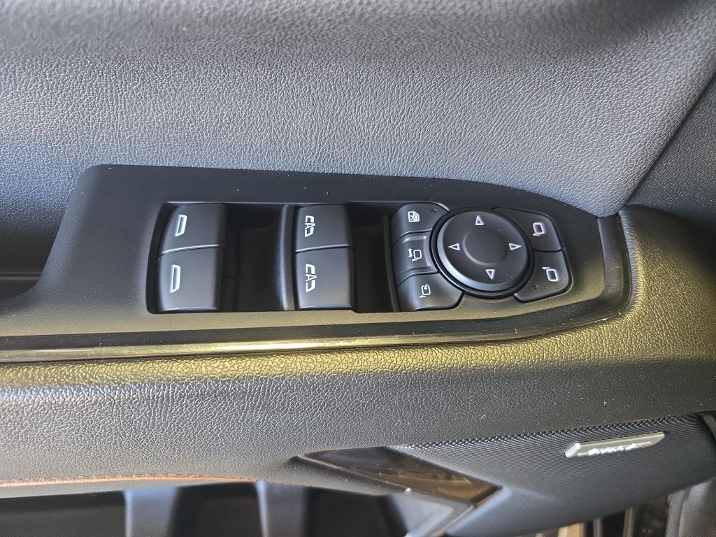 Used 2024 GMC Sierra 2500 AT4 w/ AT4 Premium Plus Package AWD/4WD image 31