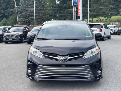 Used 2018 Toyota Sienna XLE w/ XLE Navigation Package AWD/4WD image 8