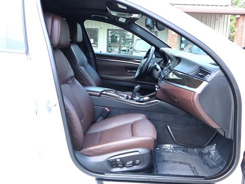 Used 2015 BMW 550i Sedan RWD image 17