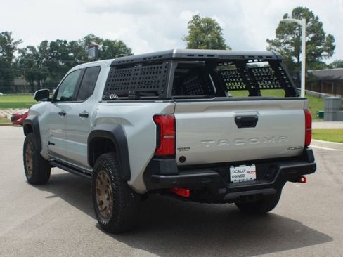 Used 2025 Toyota Tacoma 4x4 Double Cab Hybrid w/ Tow Tech Package image 17
