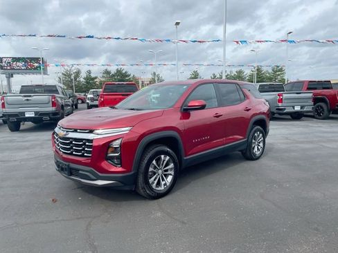 Used 2026 Chevrolet Equinox LT image 2