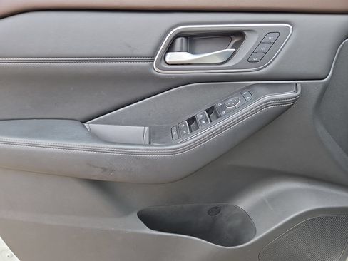 Used 2021 Nissan Rogue SL FWD image 15