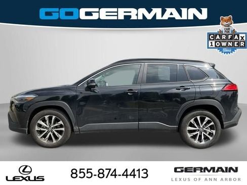 Used 2025 Toyota Corolla Cross XLE AWD/4WD image 3