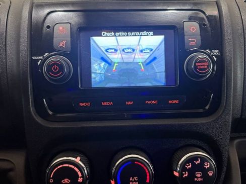 Used 2018 RAM ProMaster 3500 w/ Mopar Trailer Tow Group FWD image 15