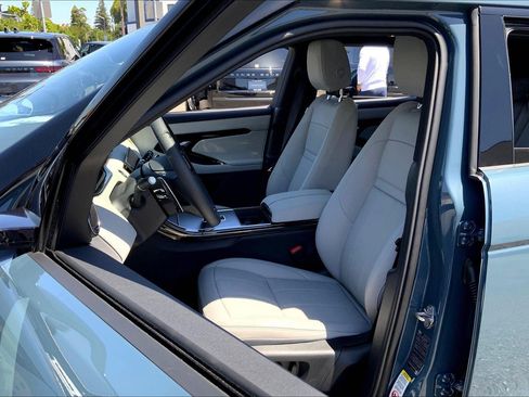 New 2026 Land Rover Range Rover Evoque S image 10
