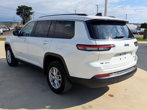 Used 2023 Jeep Grand Cherokee L Laredo w/ Luxury Tech Group I AWD/4WD image 2
