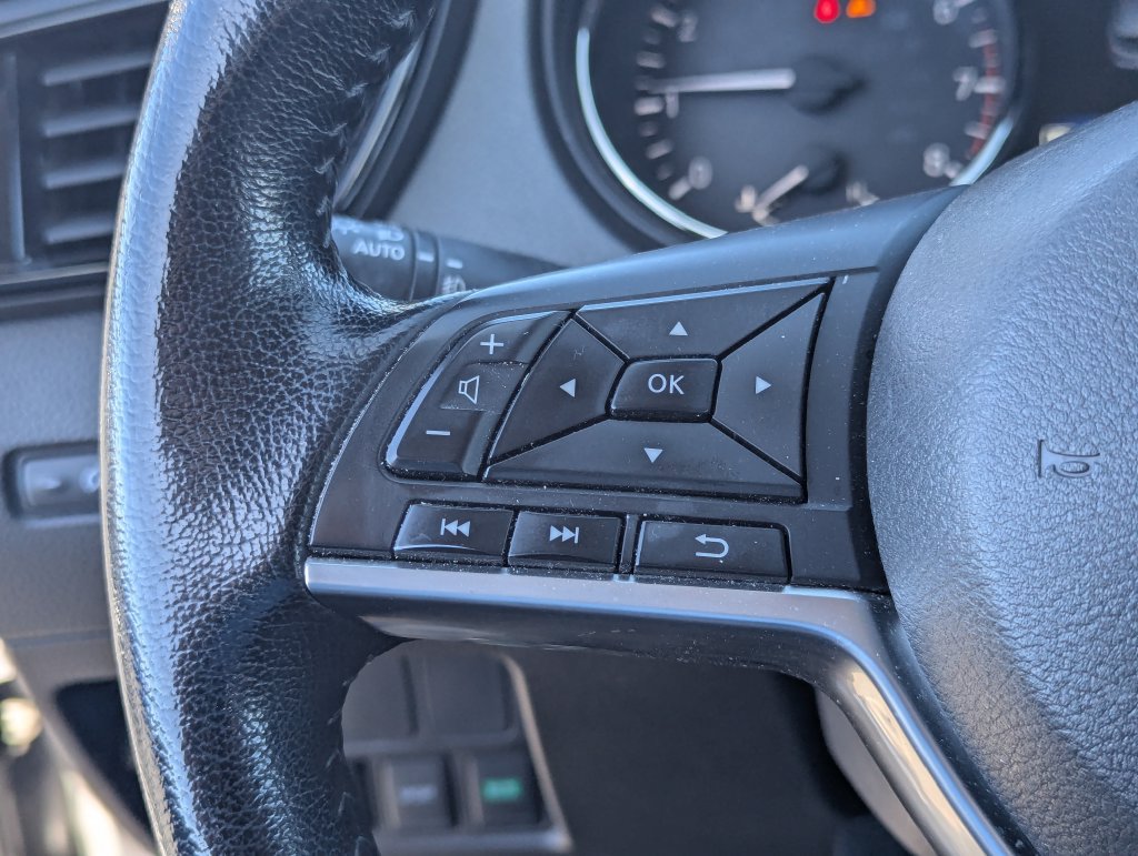 Used 2022 Nissan Rogue Sport SV w/ Technology Package AWD/4WD image 19