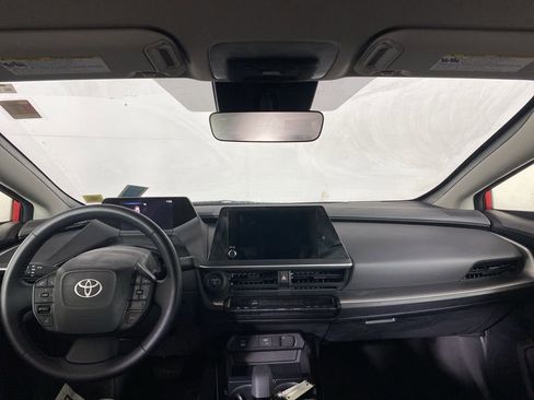 Used 2026 Toyota Prius LE image 28