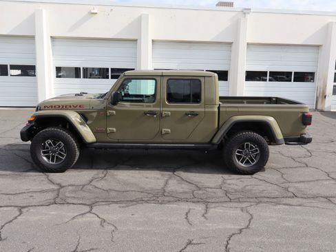 Used 2025 Jeep Gladiator Mojave image 18