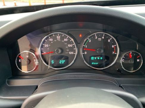 Used 2012 Jeep Liberty Sport image 18