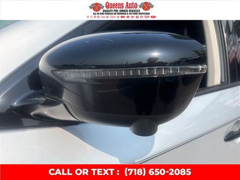 Used 2020 Nissan Pathfinder SL AWD/4WD image 33
