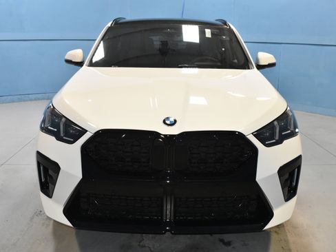 New 2025 BMW X2 xDrive28i w/ Technology Package image 19