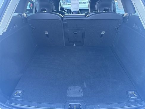 Certified 2025 Volvo XC60 B5 Core image 45