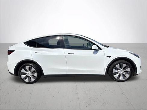 Used 2023 Tesla Model Y Long Range AWD/4WD image 5