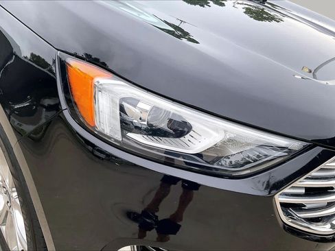 Used 2019 Ford Edge Titanium w/ Cold Weather Package AWD/4WD image 27