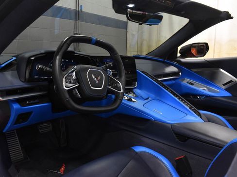 Used 2021 Chevrolet Corvette Stingray Premium Conv w/ Z51 Performance Package RWD image 4