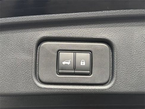 New 2026 Nissan Pathfinder Platinum image 14