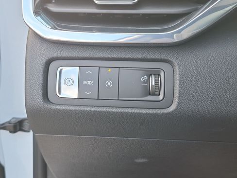 New 2026 GMC Acadia Denali w/ Super Cruise Package FWD image 19