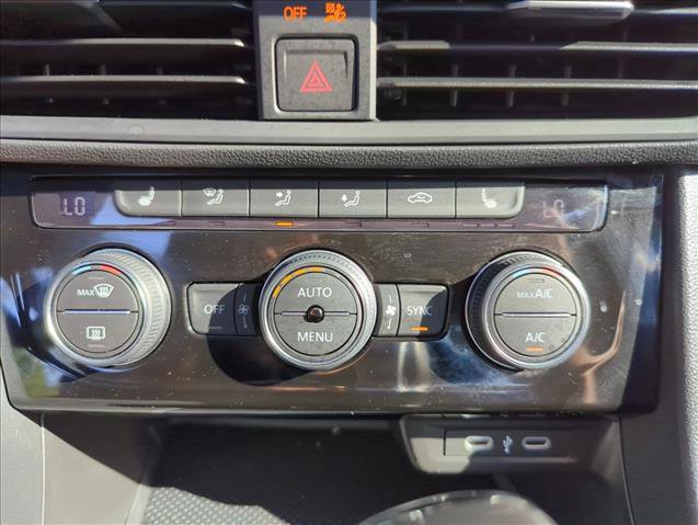 Certified 2024 Volkswagen Jetta SE w/ Panoramic Sunroof Package FWD image 26