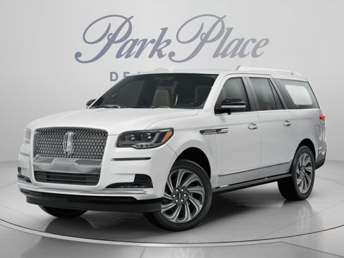 Used 2024 Lincoln Navigator L Reserve AWD/4WD image 9