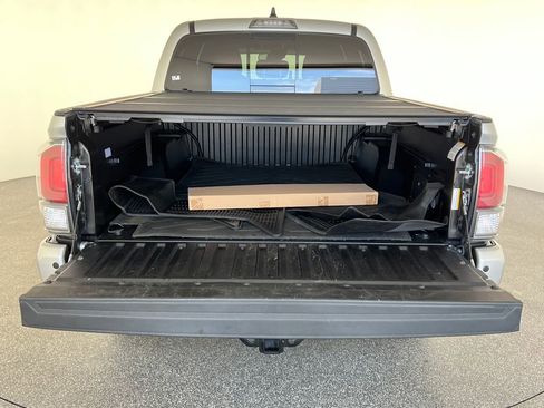 Used 2022 Toyota Tacoma TRD Sport w/ Technology Package RWD image 24