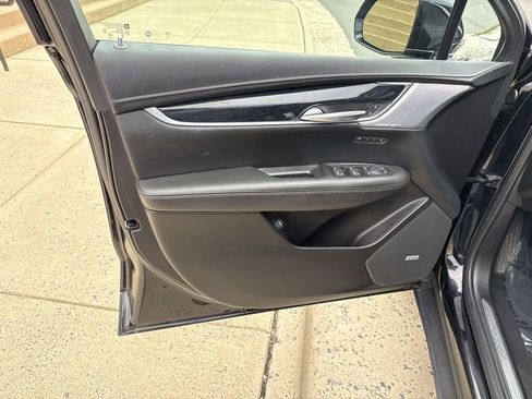 Certified 2024 Cadillac XT5 Premium Luxury AWD/4WD image 28