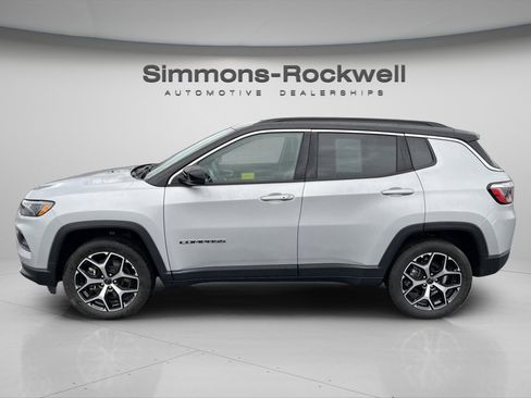 Used 2025 Jeep Compass Limited AWD/4WD image 4