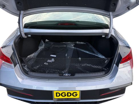 New 2026 Hyundai Elantra Limited FWD image 17