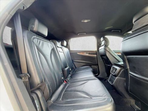 Used 2016 Lincoln MKX Select image 18