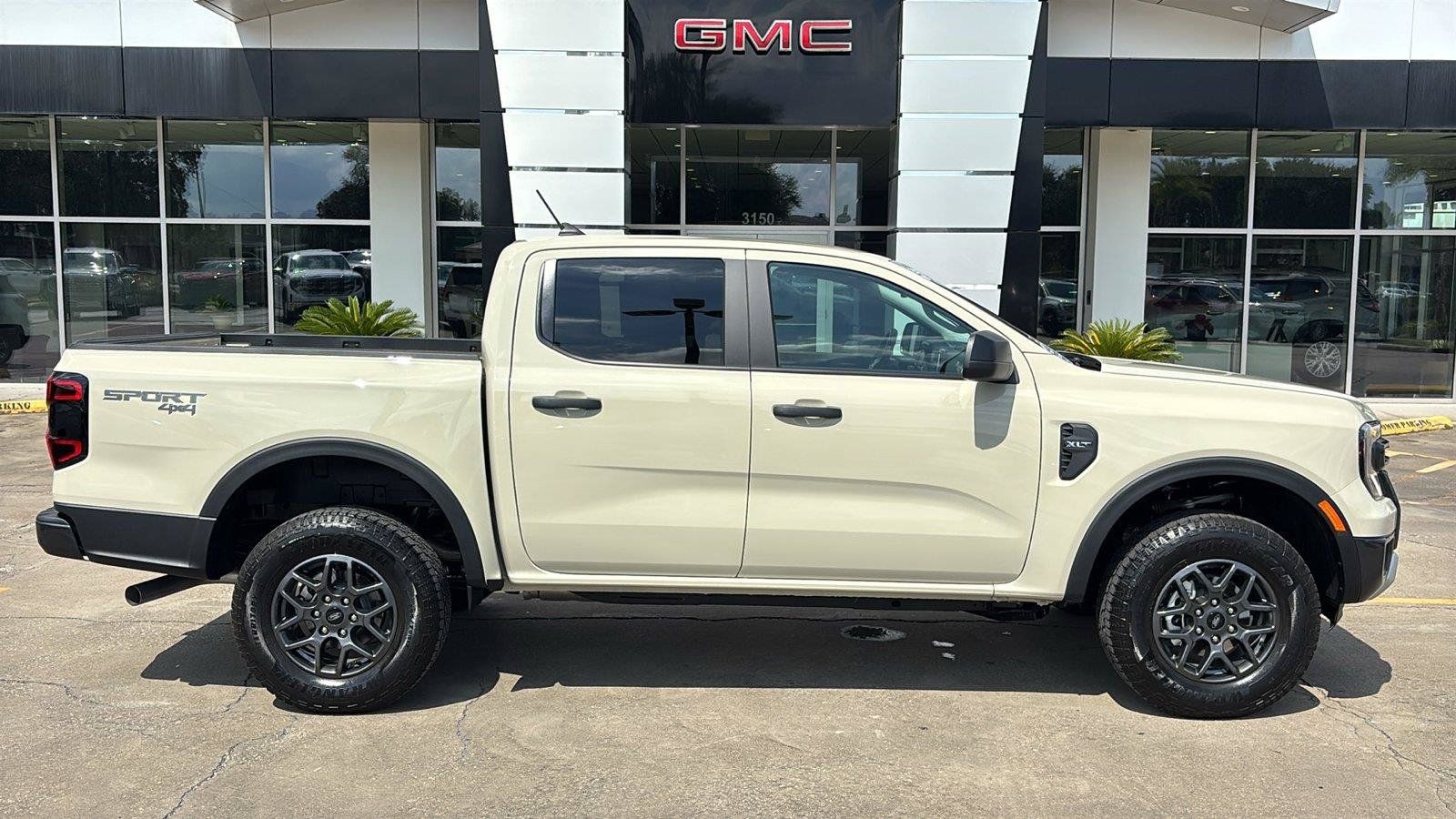 Used 2025 Ford Ranger XLT AWD/4WD image 9