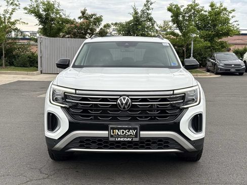 Used 2024 Volkswagen Atlas Peak Edition SE AWD/4WD image 7