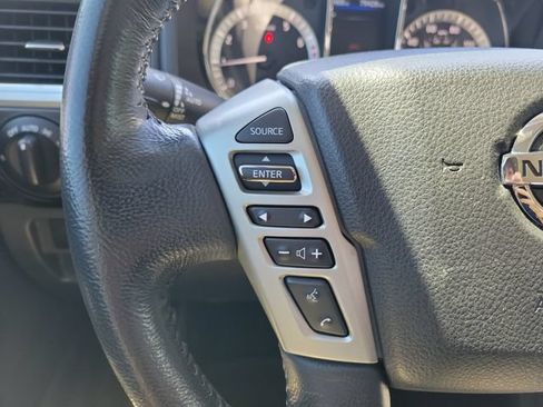 Used 2019 Nissan Titan SV w/ SV Convenience Package AWD/4WD image 25