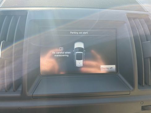 Used 2014 Land Rover LR2 HSE image 23