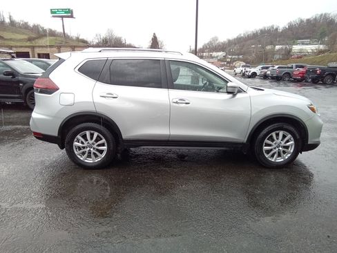 Used 2018 Nissan Rogue SV AWD/4WD image 3