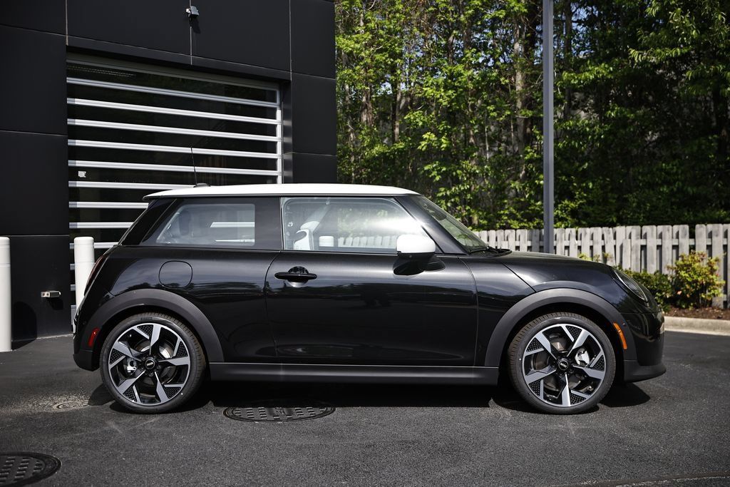 New 2026 MINI Cooper 2-Door Hardtop FWD image 4
