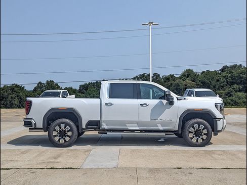 New 2026 GMC Sierra 2500 Denali AWD/4WD image 6