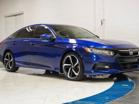Used 2018 Honda Accord Sport image 5