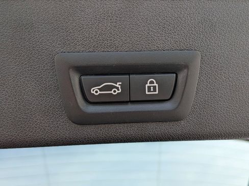 Used 2023 BMW X6 xDrive40i w/ M Sport Package image 10