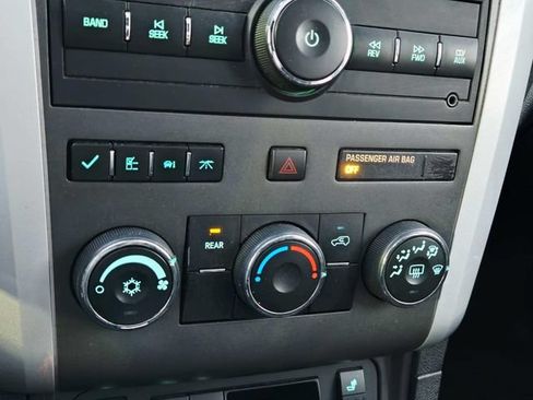 Used 2011 Chevrolet Traverse LT w/ LPO, 'HIT The Road' Package FWD image 26