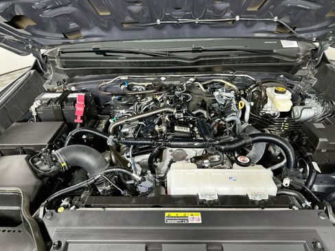 Certified 2025 Toyota Tacoma SR5 AWD/4WD image 28